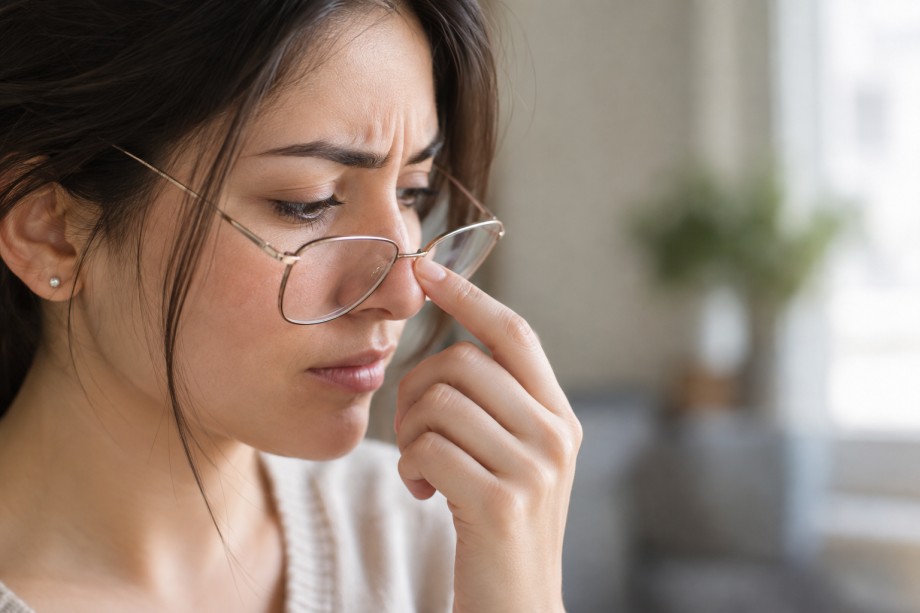 Why Do My Glasses Keep Sliding Down? Causes and Professional Fixes